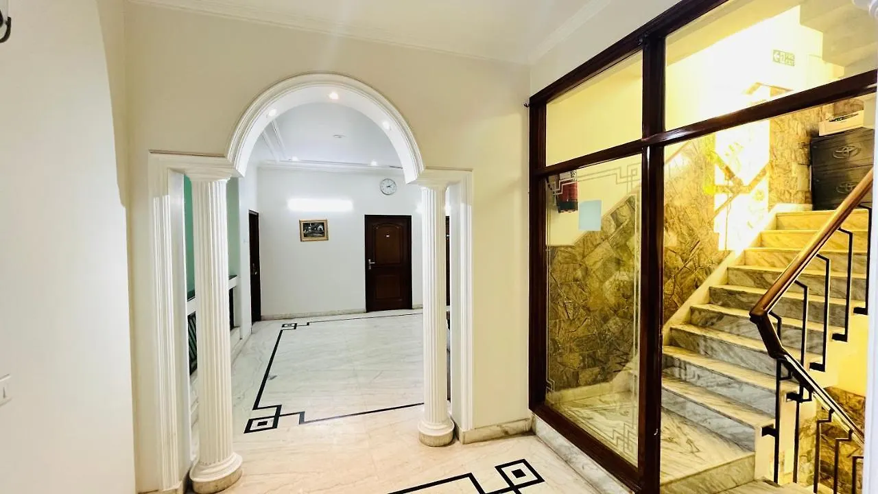 גורגאון Hotel Starline Sector 28 הודו