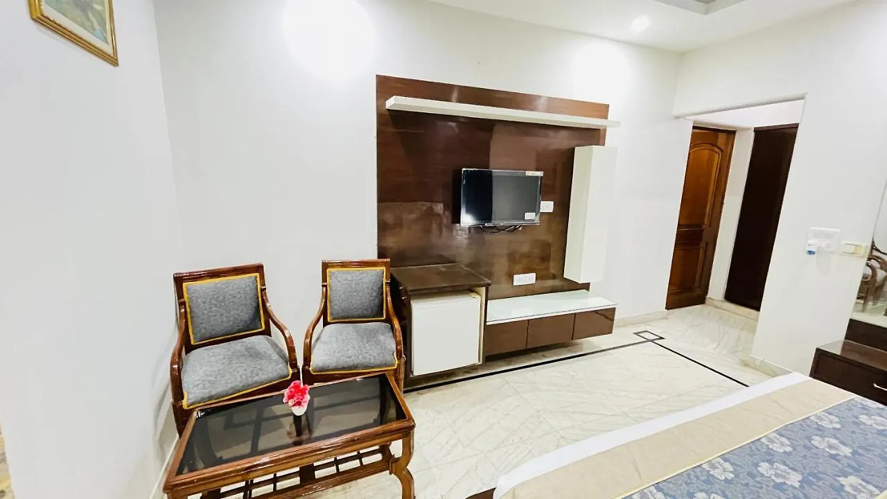 גורגאון Hotel Starline Sector 28